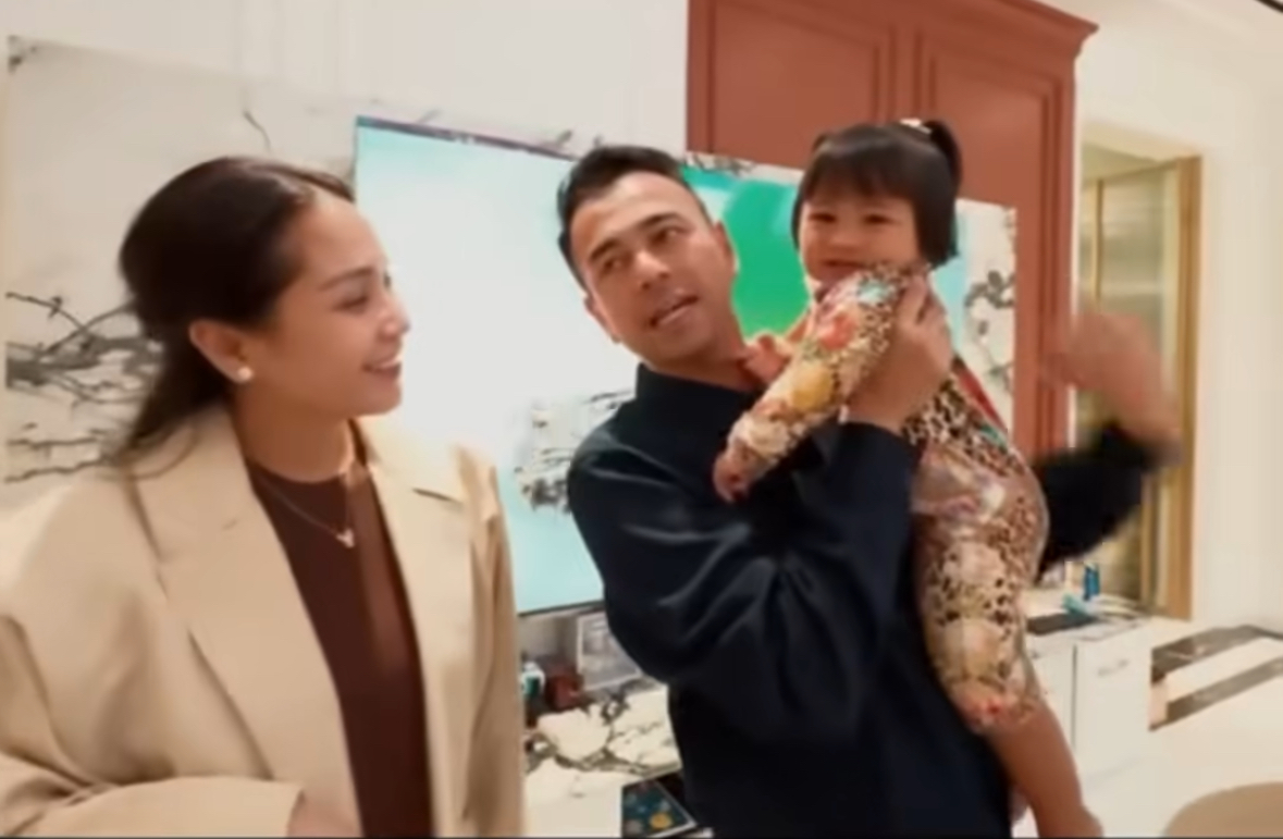 Lily Ogah Digendong Nagita Slavina, Lebih Pilih Raffi Ahmad: Momen Manja yang Bikin Gemas!