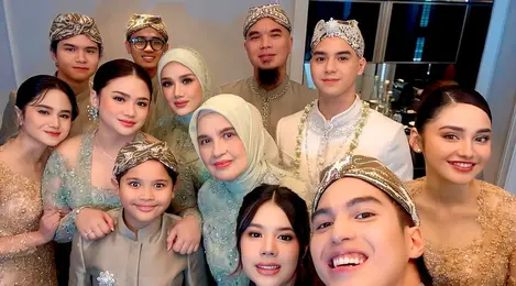 Kompak! Intip Gaya Adik Kandung dan Sambung Al Ghazali di Akad Nikah