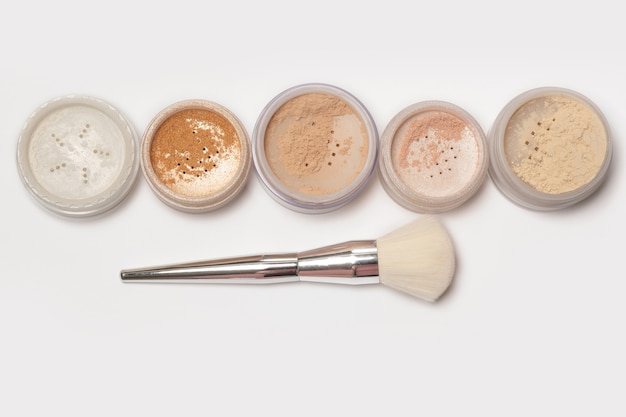 Loose Powder atau Setting P...