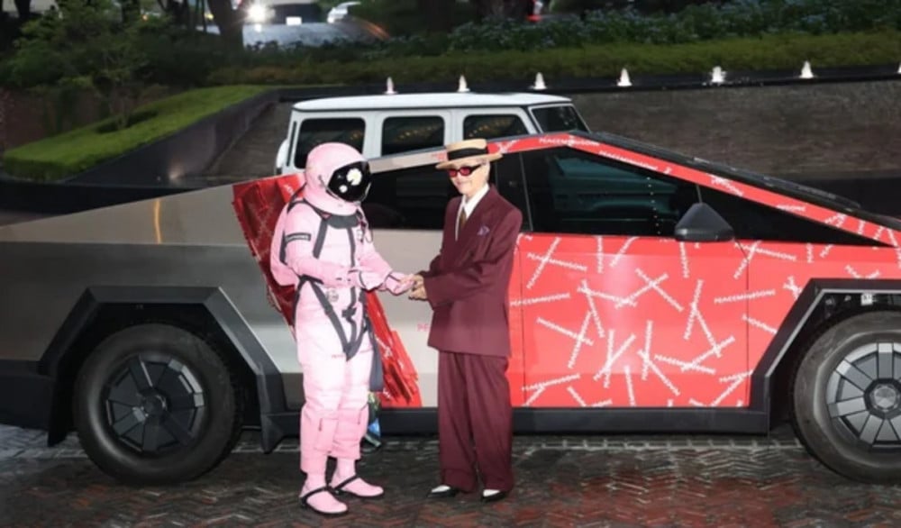Elon Musk Pamer G Dragon Na...