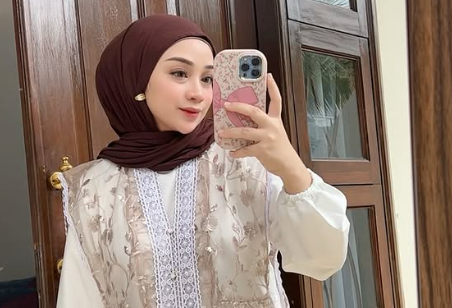  Ditinggal Suami Usai Anak ...