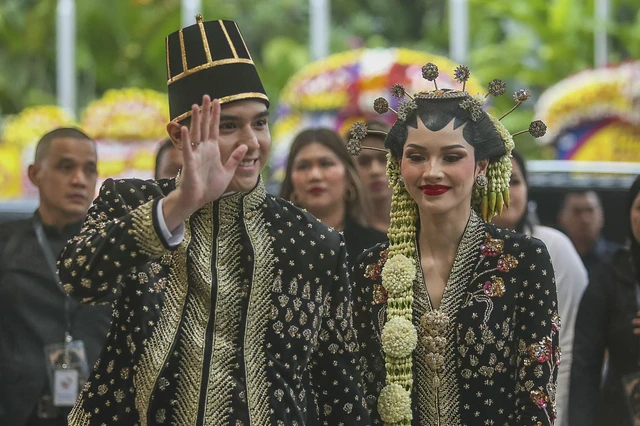 Bukan Cuma Sekadar Baju, In...