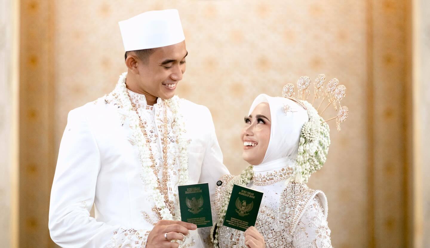 Sah! Bek Timnas Rizky Ridho Unggah Momen Nikah dengan Sendy Aulia, Dari SMA Hingga Pelaminan