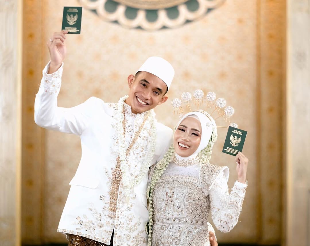 Kenalan dengan Sendy Aulia Istri Rizky Ridho: Sosok Manis di Balik Ketenangan Bek Timnas di Lapangan