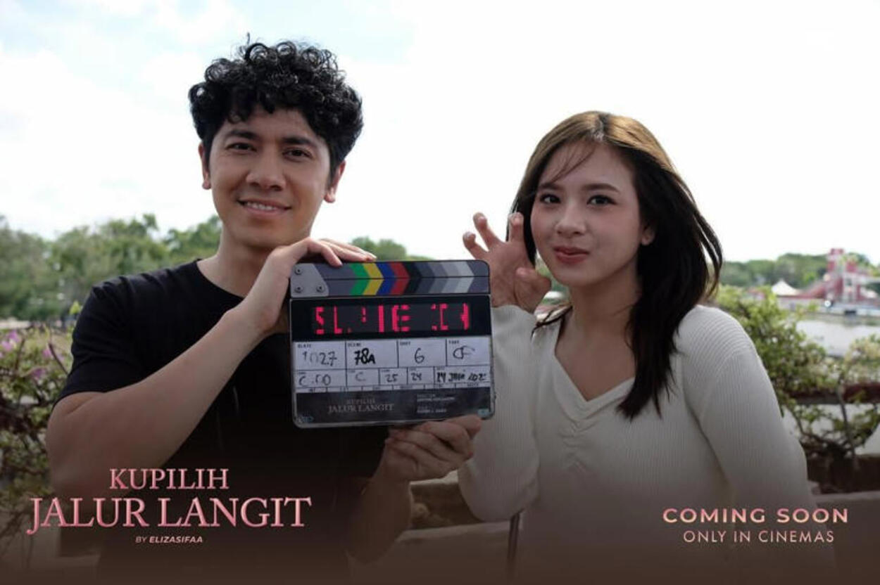 Kupilih Jalur Langit: Film ...