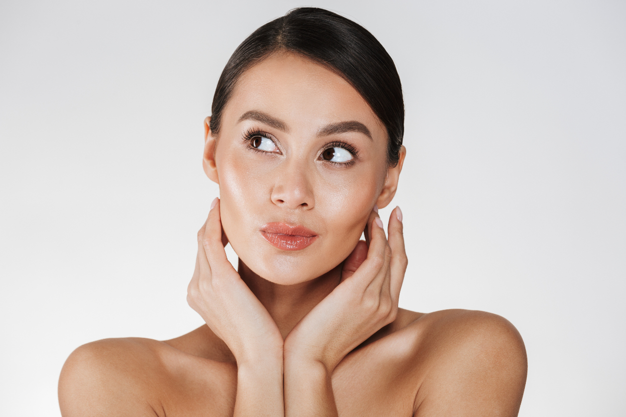 Glowing Tanpa Skincare Maha...