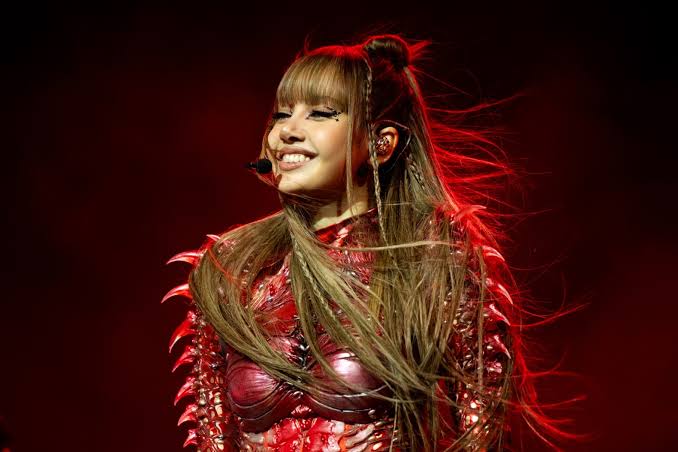 Lisa BLACKPINK Jual Isi Lem...