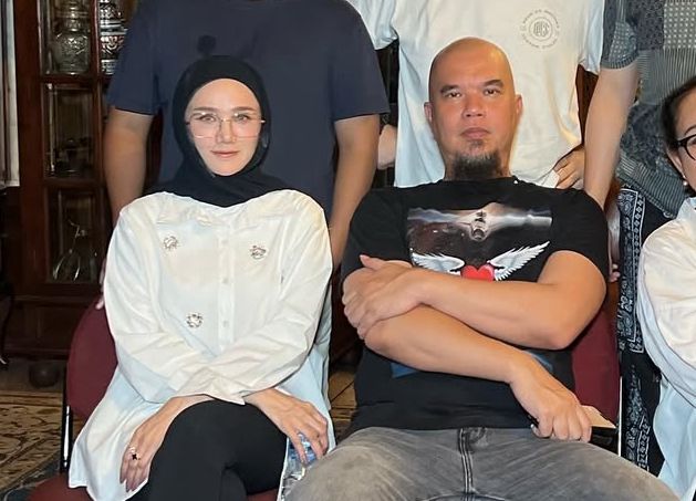 Pasang Badan Bela Mulan Jam...