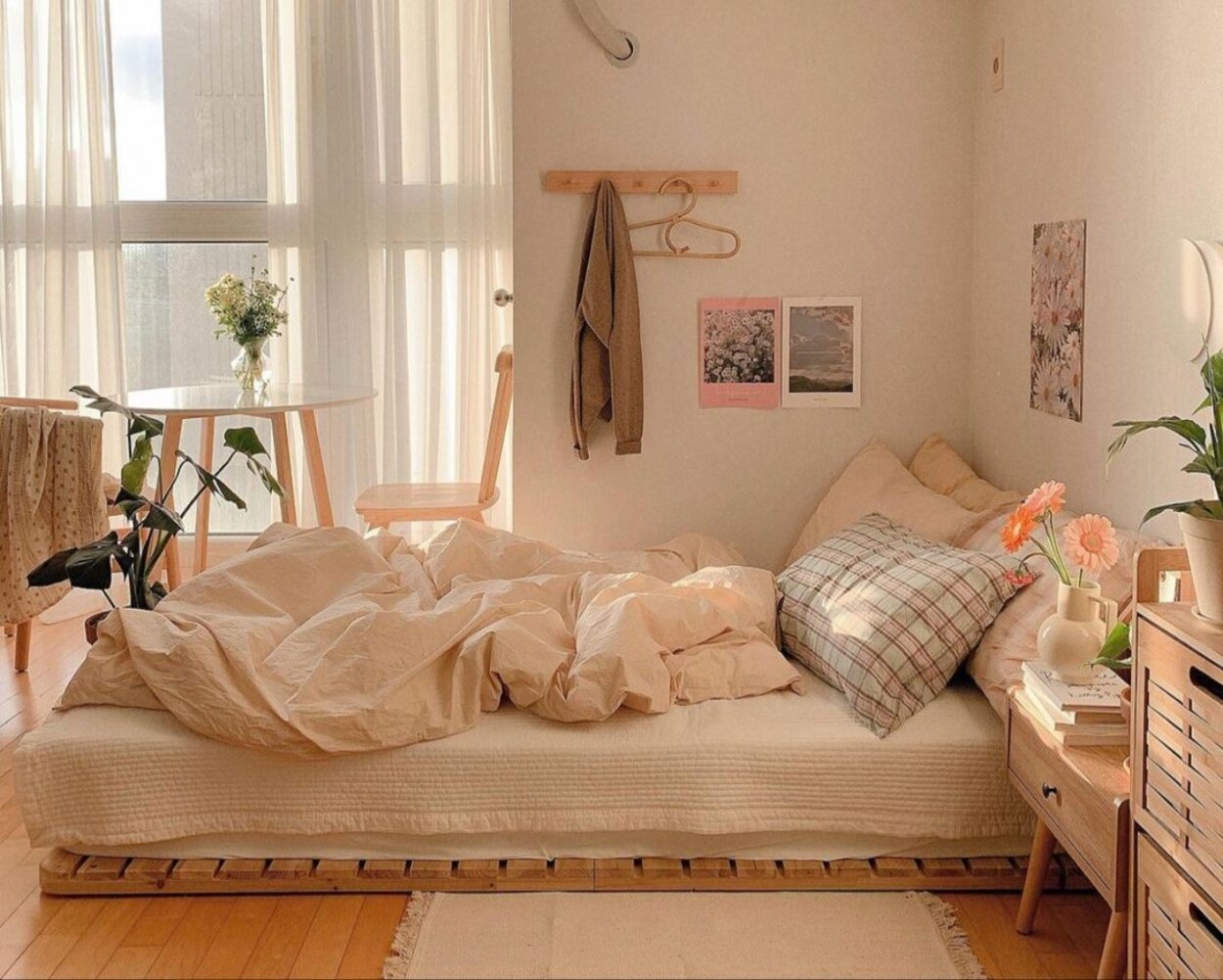5  Ide Dekor Kamar Biar Leb...