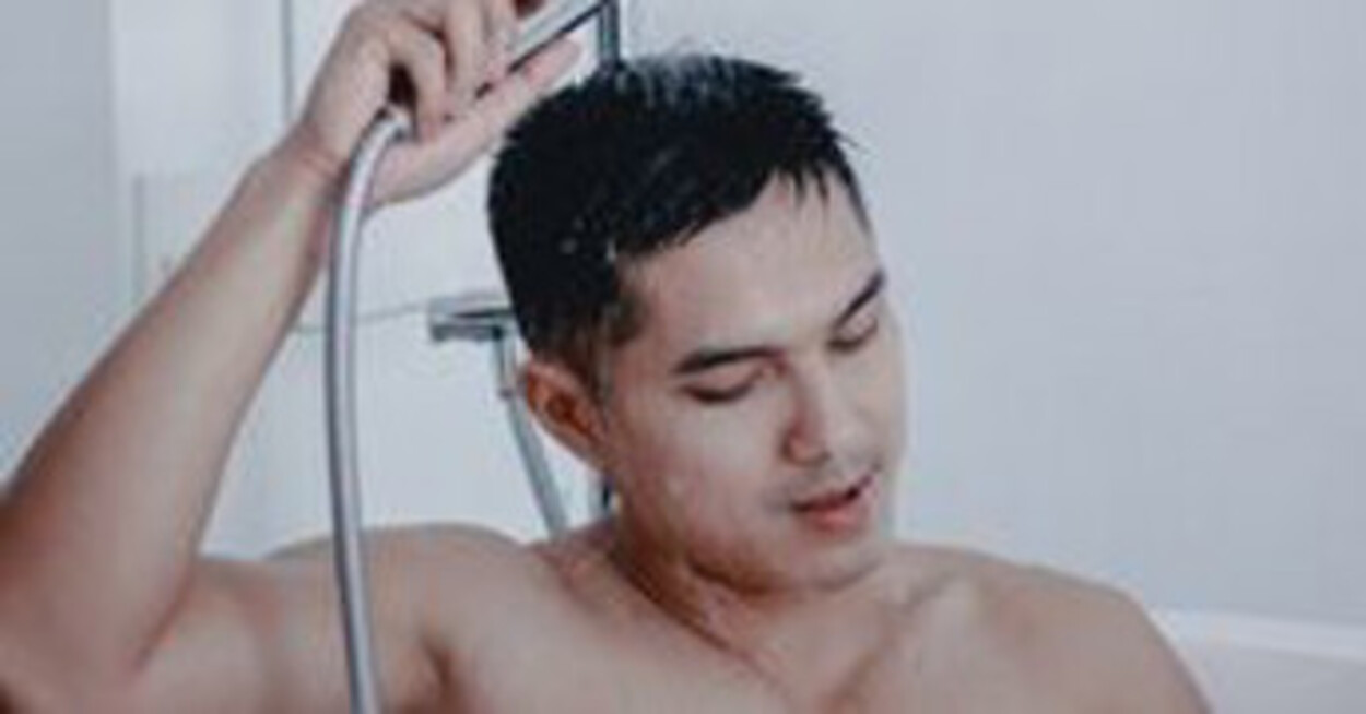 Mandi Air Dingin atau Hanga...