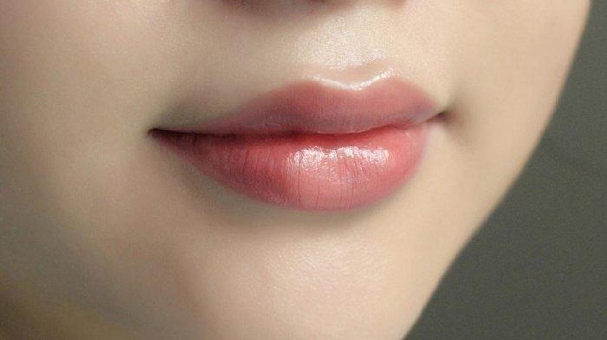 Mau Bibir Merah Natural Tan...