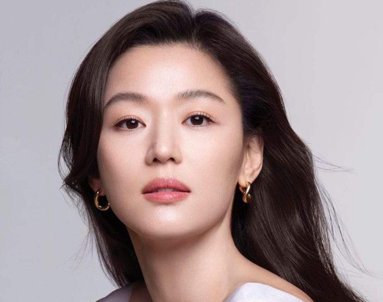 Karier 20 Tahun Tak Cukup? Jun Ji Hyun Dirikan Agensi PEACHY Company