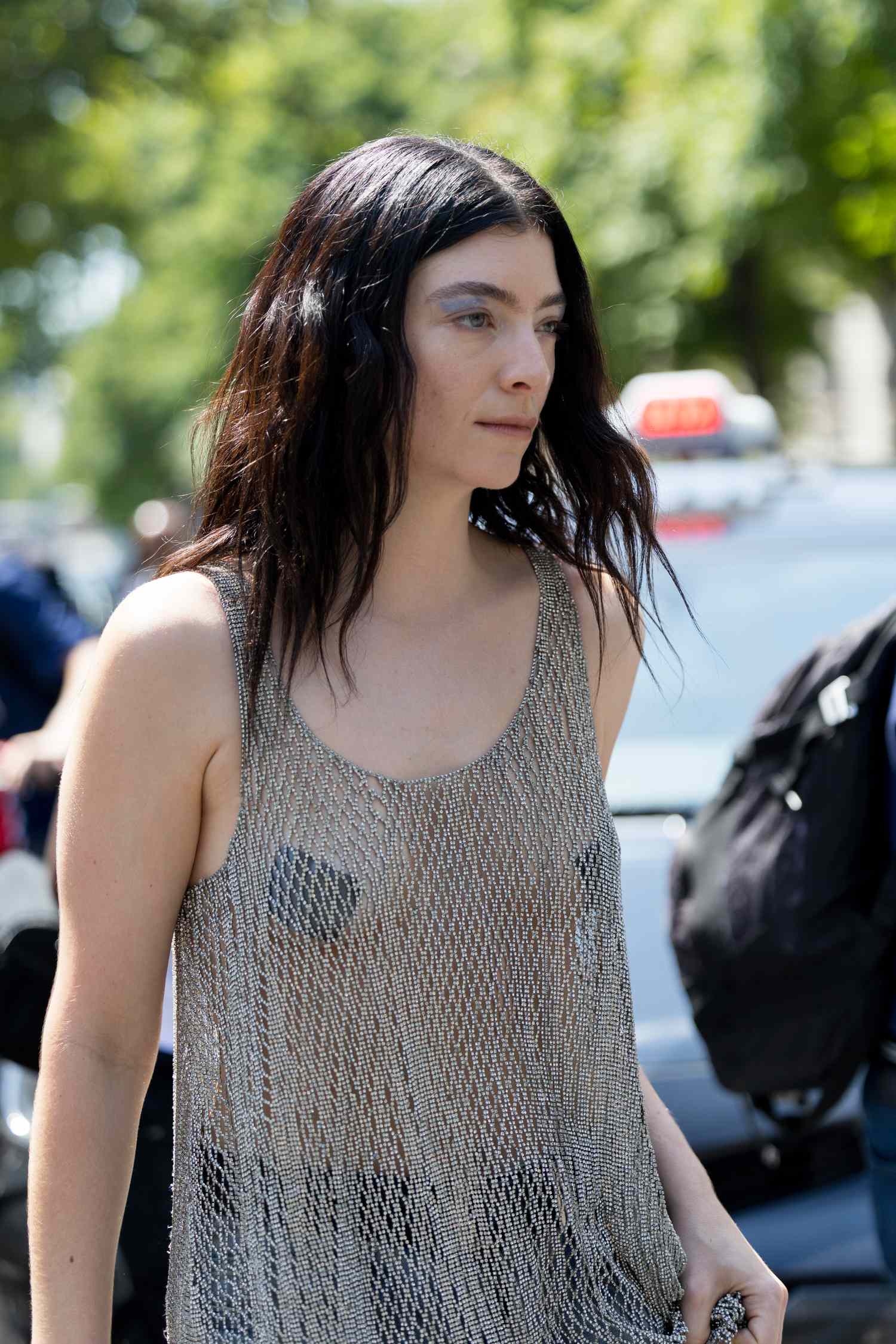Lorde Pakai Gaun Chainmail ...