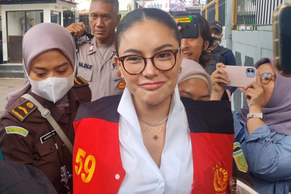 Nikita Mirzani Laporkan Reza Gladys ke KPK Terkait Dugaan Suap Hakim, Hotman Paris Ingatkan Fakta Penting Ini!
