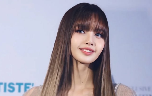 Tas Unik Lisa BLACKPINK, Berbentuk Cabe Gosong Namun Dihargai Rp42 Juta!