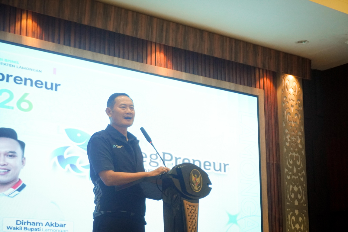 Bupati Lamongan Dr. H. Yuhronur Efendi, MBA., M.Ek membuka Program MegPreneur Lamongan 2026 dalam sebuah acara di Kabupaten Lamongan.