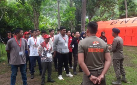 Brimob Polda Lampung Latih Ketahanan Fisik dan Mental Tim Reaksi Cepat PMI Lampung