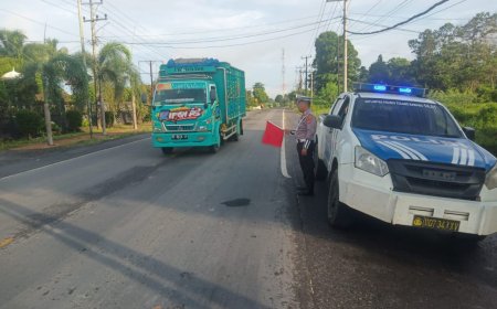 Sat Lantas Polres Tulang Bawang Ciptakan Kamseltibcarlantas yang Aman Melalui Kegiatan Strong Point.