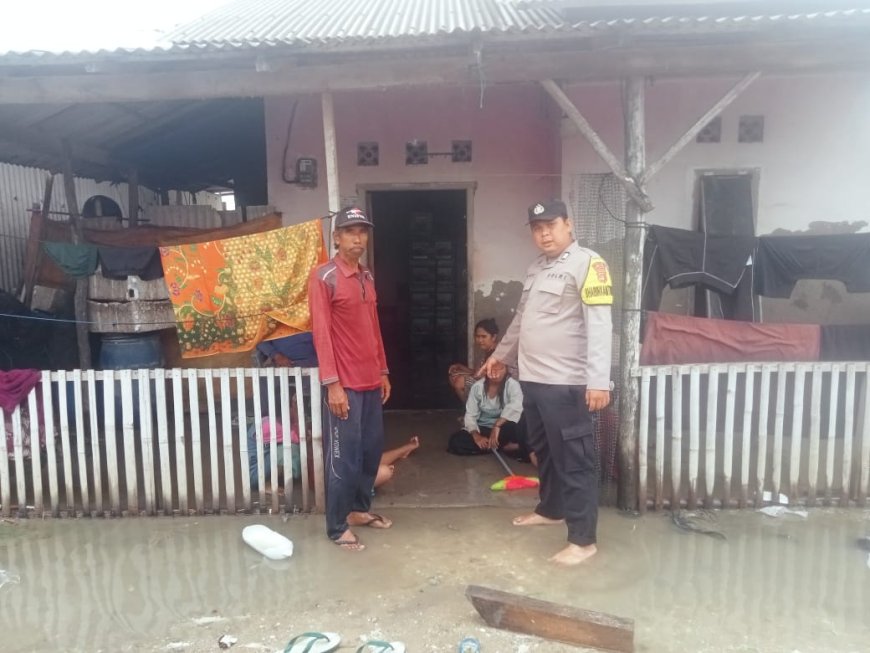 Banjir Rob Rendam 70 Rumah di Lampung Timur, Kepolisian Bergerak Cepat Bantu Warga
