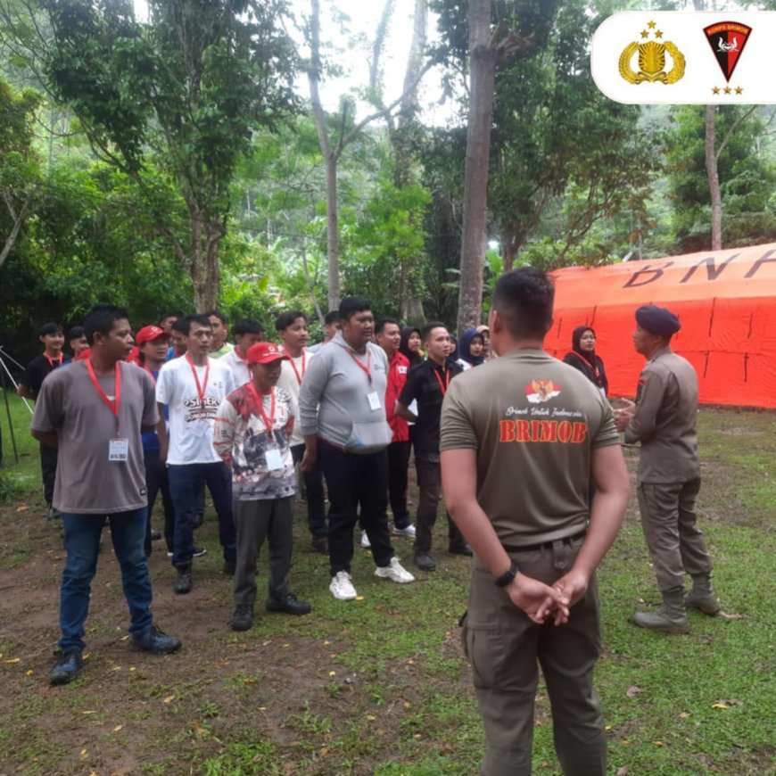 Brimob Polda Lampung Latih Ketahanan Fisik dan Mental Tim Reaksi Cepat PMI Lampung