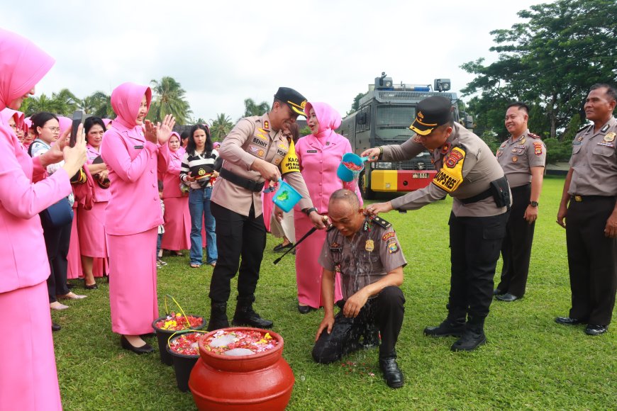 59 Personel Polres Lampung Timur Raih Kenaikan Pangkat, Ini Pesan Kapolres.