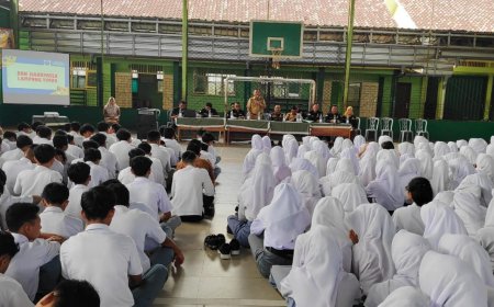 BNNK Lamtim Sosialisasikan Bahaya Narkoba ke Pelajar SMK Praja Utama