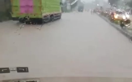 Banjir Bandang Lumpuhkan Bandar Lampung, Jembatan Ambruk dan Kendaraan Terseret Arus