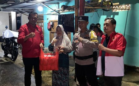 PWRI Lampung Salurkan 500 Nasi Bungkus untuk Korban Banjir