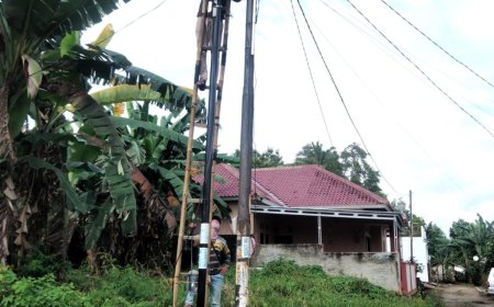 Usai Dilaporkan, Fiberstar Langsung Bongkar Tiang di Lahan Warga