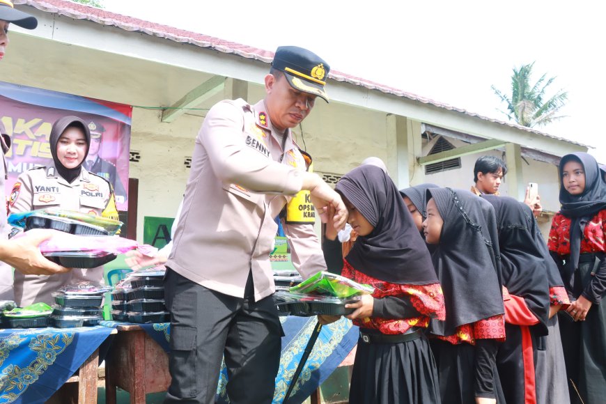 Polres Lampung Timur Tingkatkan Gizi Anak dengan Bakti Sosial di SDN 1 Tulus Rejo