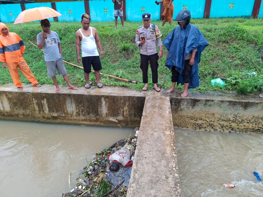 Mayat Pria Diduga ODGJ Ditemukan di Saluran Irigasi Lampung Timur