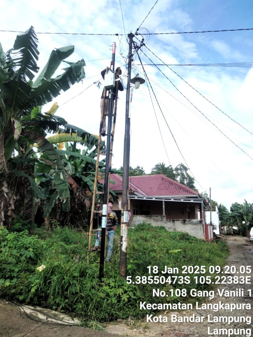 Usai Dilaporkan, Fiberstar Langsung Bongkar Tiang di Lahan Warga