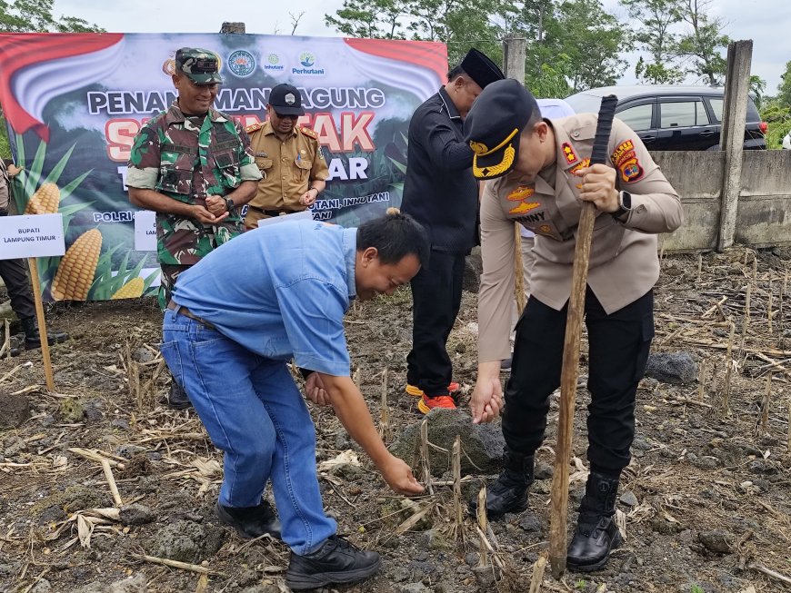 Kapolres Lampung Timur Pimpin Penanaman Jagung Serentak, Dukung Ketahanan Pangan Nasional
