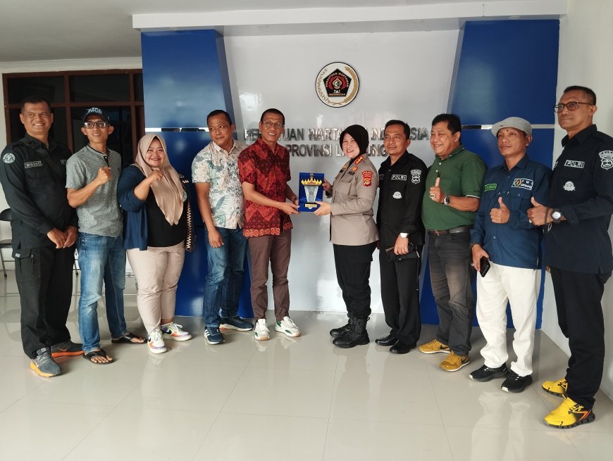 Kabid Humas Polda Lampung Sambangi Sekretariat PWI untuk Tingkatkan Sinergi dan Kolaborasi