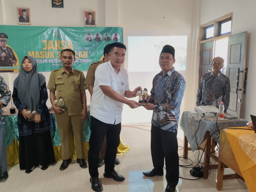 Program "Jaksa Masuk Sekolah" Hadir di SMK Darunnajah Braja Selebah