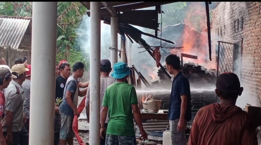 Rumah Warga Lampung Timur Hangus Terbakar, Satu Korban Syok