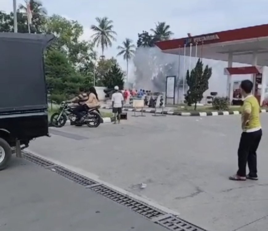 Breaking News:Daihatsu Taruna Terbakar di SPBU Pekalongan, Beruntung Api Cepat Dipadamkan