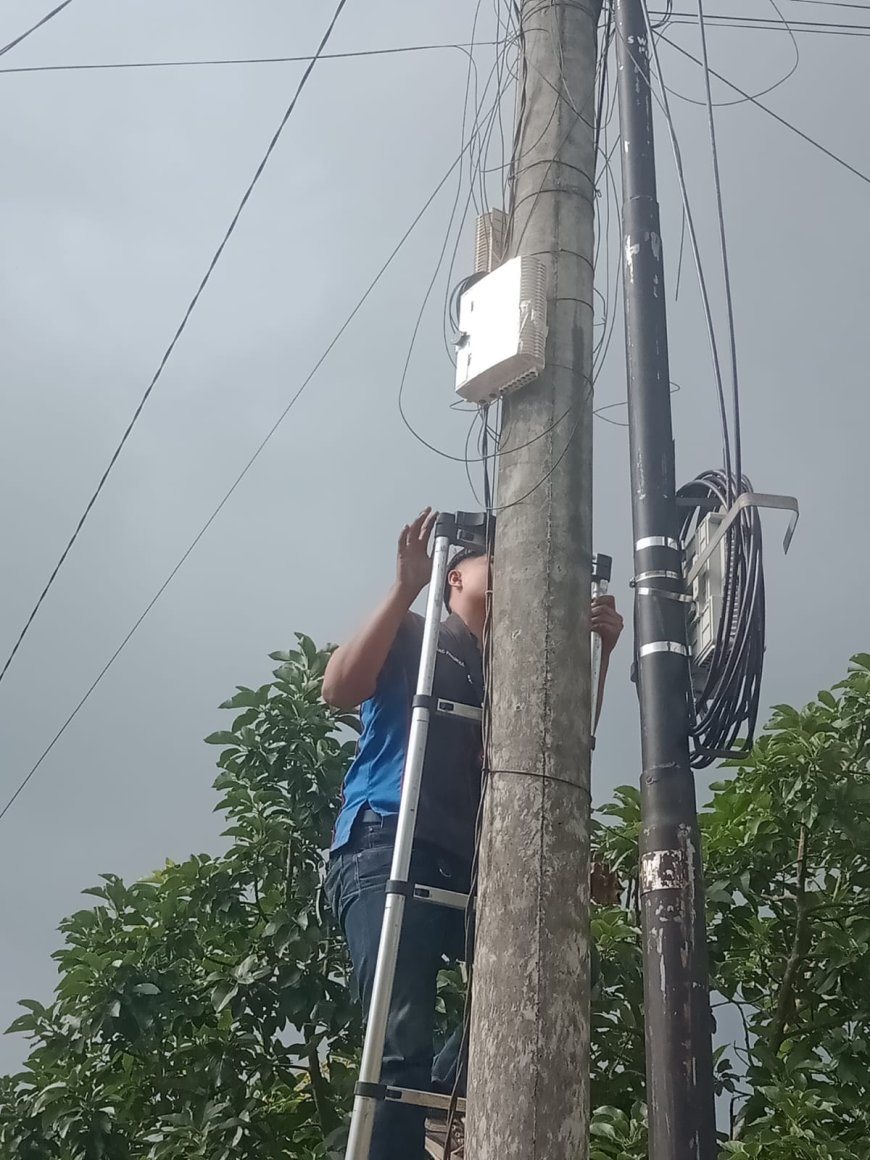 Kontroversi Atmega: Kabel WiFi Ilegal di Tiang PLN