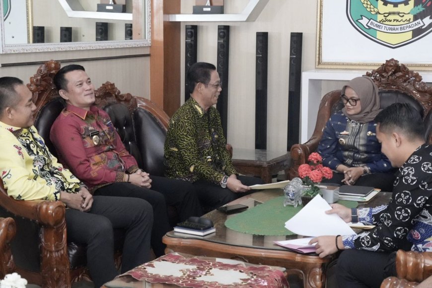 Bupati Ela Terima Audiensi Kepala Dispenda Provinsi Lampung