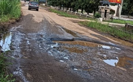 Ruas Jalan Sukadana Menuju Kota Gajah Terancam, Warga Harap Perhatian Pemerintah