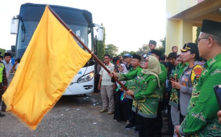Harapan dan Haru Mengiringi Keberangkatan Jamaah Haji Lampung Timur