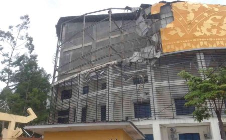 Gedung DPRD Pesawaran Ambruk Diterjang Angin Kencang: 'Saya Kira Helikopter Jatuh!'