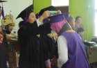 Puluhan Lansia Sekolah Harum Sejahtera Lampung Tengah Diwisuda