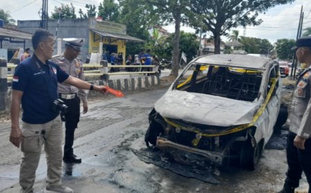Mobil Wuling Kebakaran Diduga Korsleting, Pengemudi Selamat Tapi Luka Bakar 13 Persen