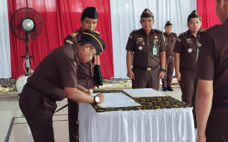 Kejari Lampung Timur Resmi Lantik Kasi Pidsus Baru, Agustinus Ba'ka Tangdililing Tekankan Loyalitas dan Profesionalisme