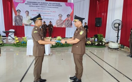 Pelantikan Kasi Pidsus Baru di Kejari Lampung Timur, Julang Dinar Romadlon Gantikan M. Marwan Jaya Putra