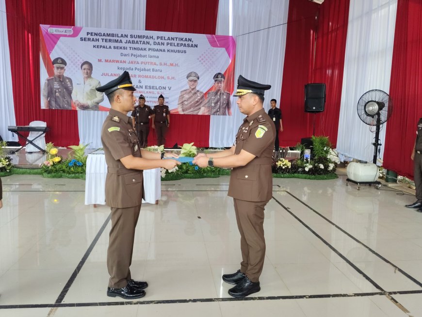 Pelantikan Kasi Pidsus Baru di Kejari Lampung Timur, Julang Dinar Romadlon Gantikan M. Marwan Jaya Putra