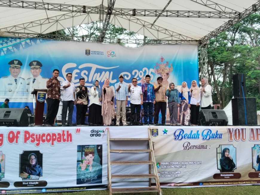 Dinas Perpustakaan dan Kearsipan Daerah Kota Metro Gelar Bedah Buku Nomadeneria