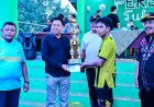 Kades Muslih Resmi Menutup Turnamen Sepak Bola HUT Desa Tulung Pasik Ke-53