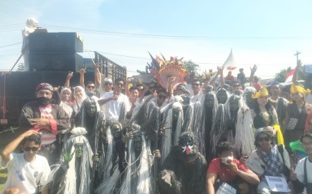 Naga Raksasa Meriahkan Karnaval HUT Desa Purwosari ke-69, Warga Terpukau!